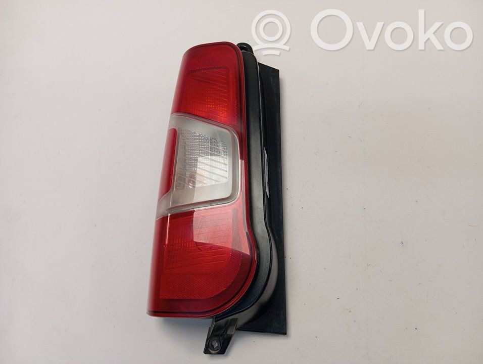 Luz trasera/de freno   9819235880