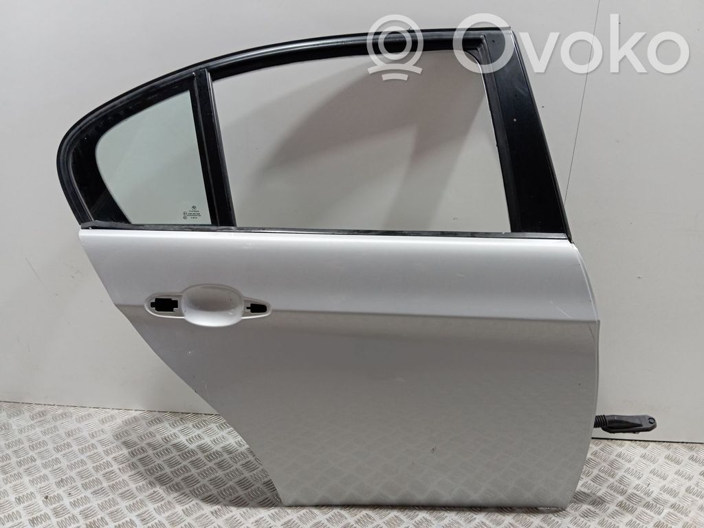 Rear door   41007203648