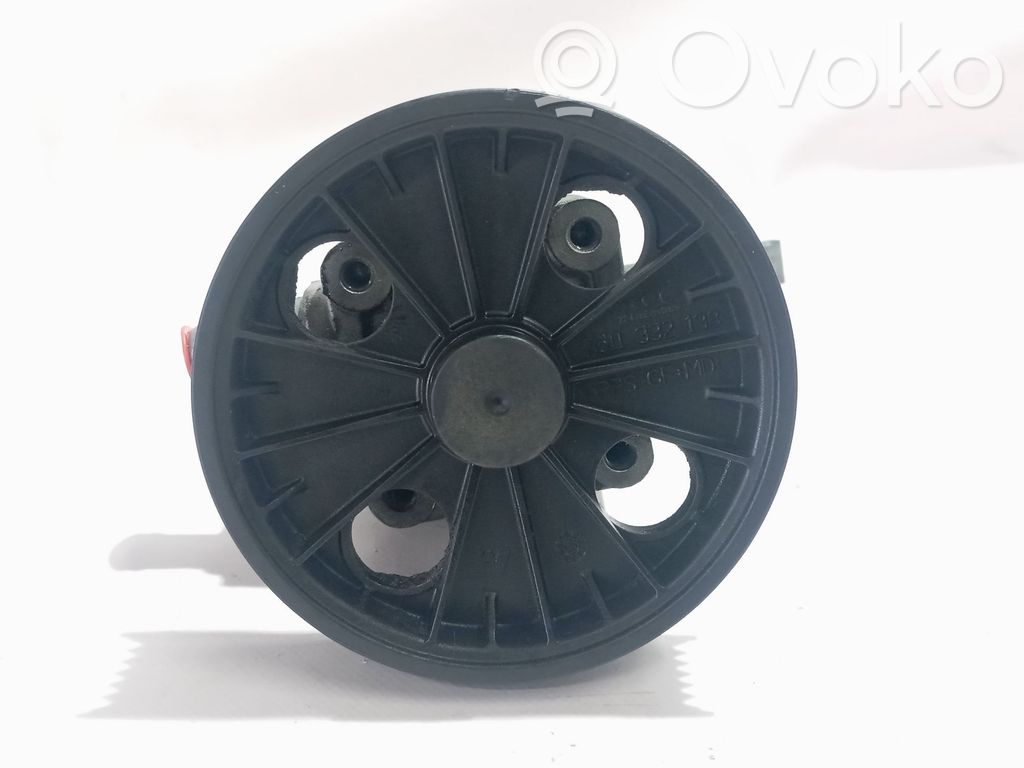 Volvo XC90 Power steering pump 