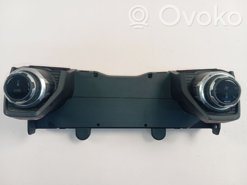 Lynk & co 01 Panel klimatyzacji 