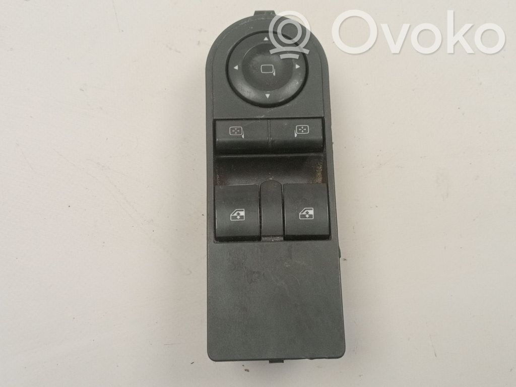 Opel Zafira B Electric window control switch 