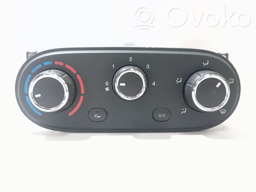 Iveco Daily 6th gen Unitate control climatizare 