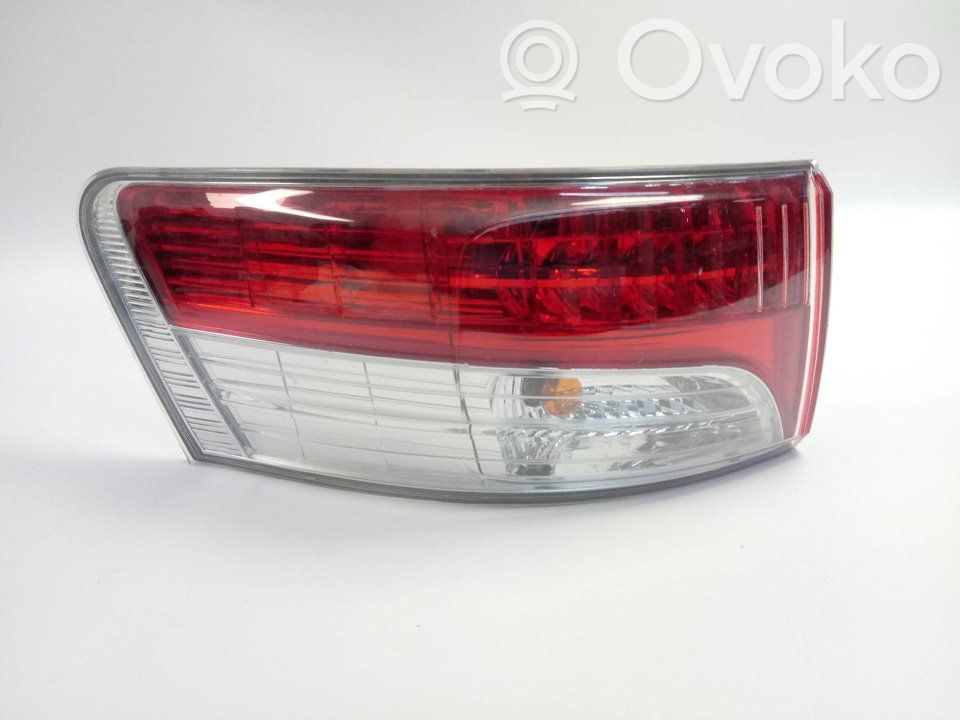 Toyota Avensis T270 Luci posteriori