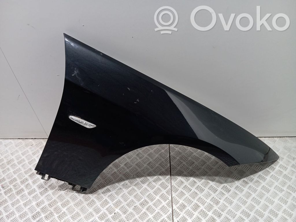 BMW 3 E90 E91 Błotnik przedni 