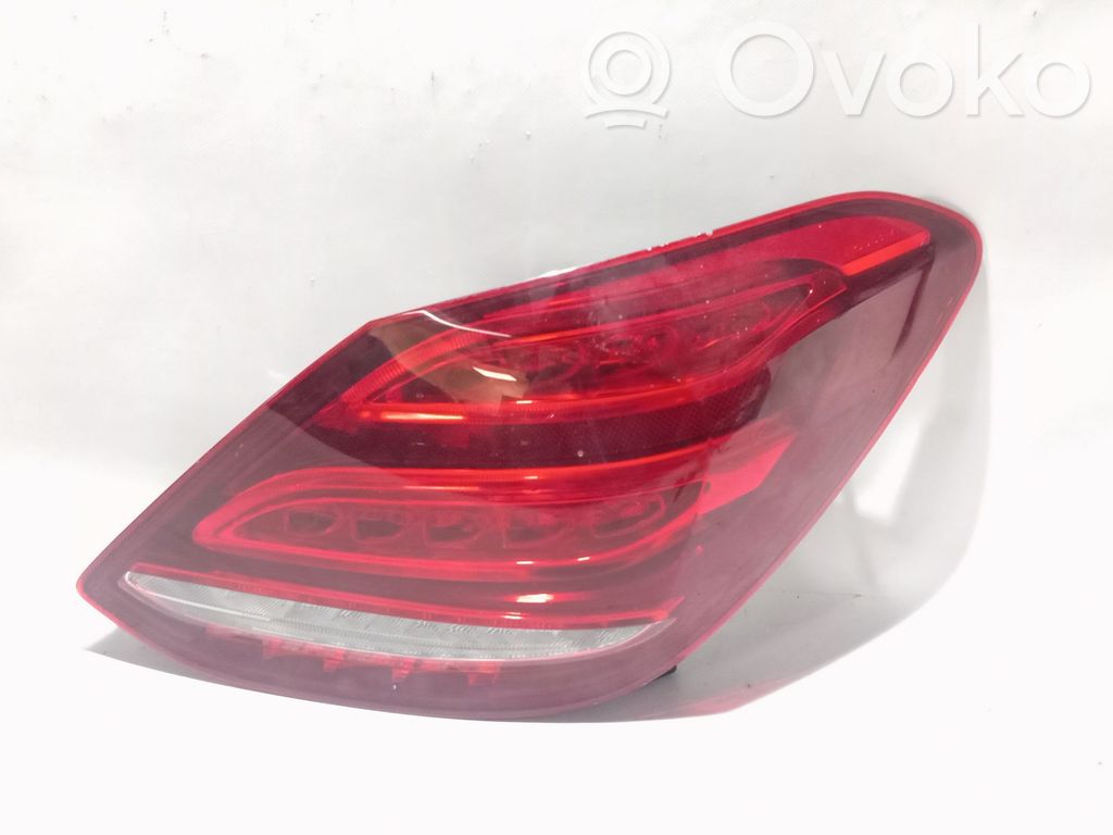 Mercedes-Benz C W205 Feux arrière / postérieurs