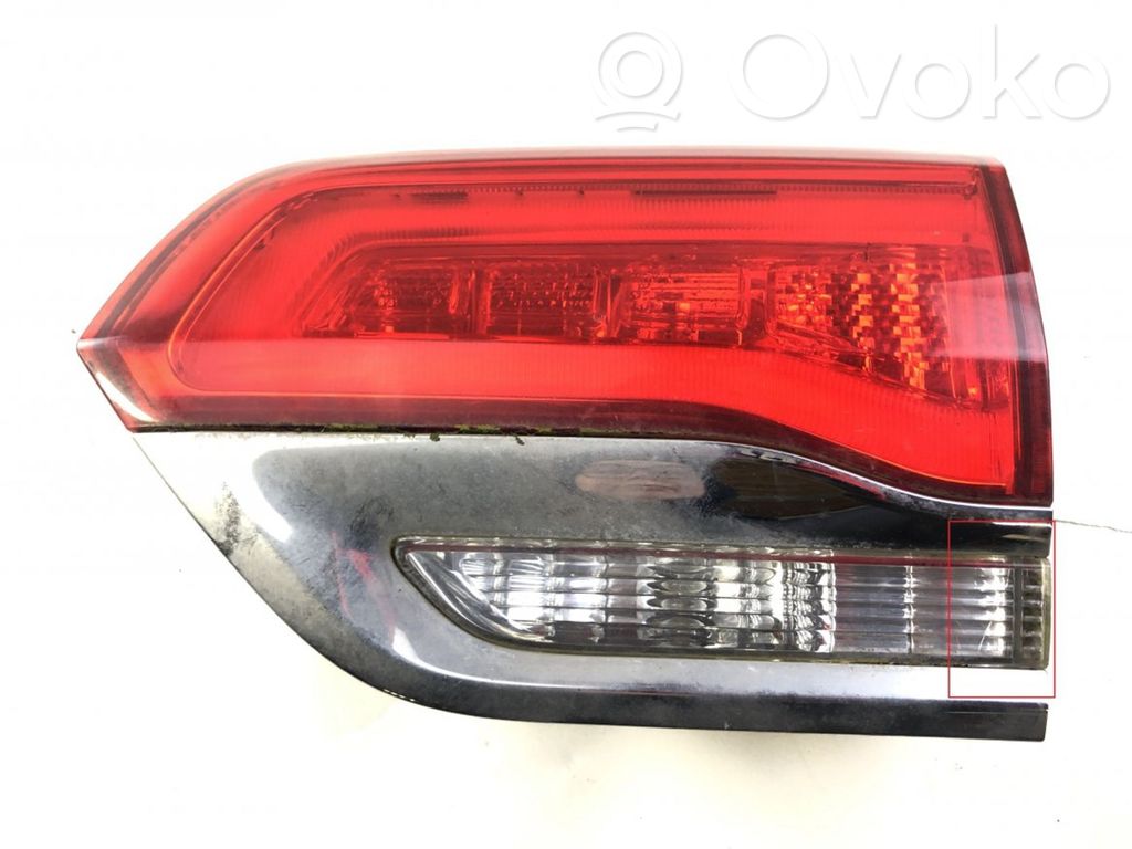 Jeep Grand Cherokee Lampy tylnej klapy bagażnika 