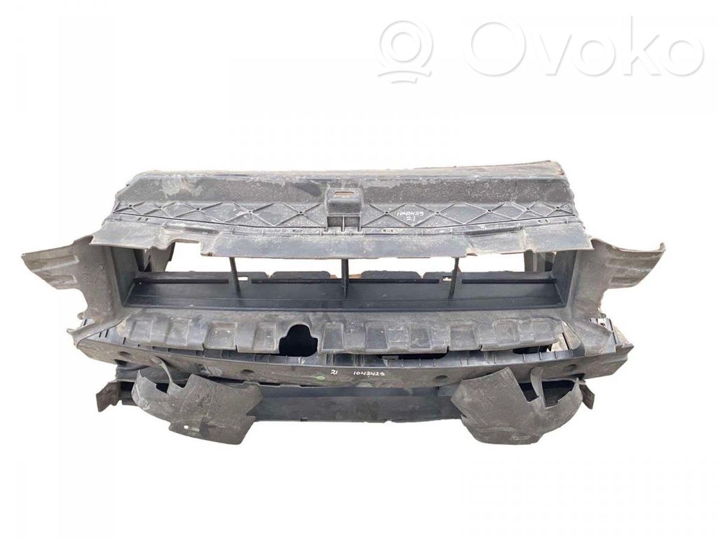 Ford Kuga II Radiator cooling fan shroud 