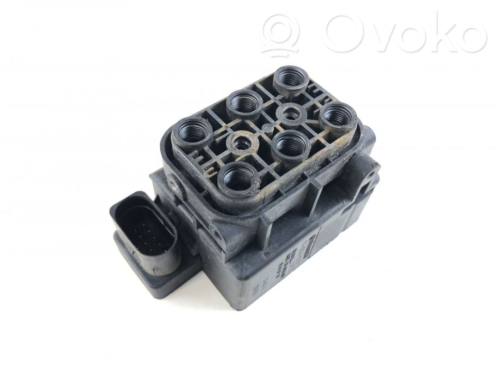 Jeep Grand Cherokee Rozdzielacz / Blok zaworowy zawieszenia pneumatycznego osi tylnej 