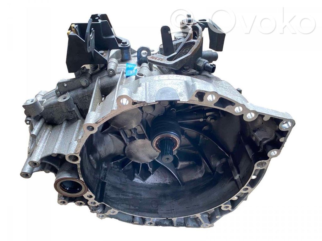 Volvo XC40 Manualna 6-biegowa skrzynia biegów 