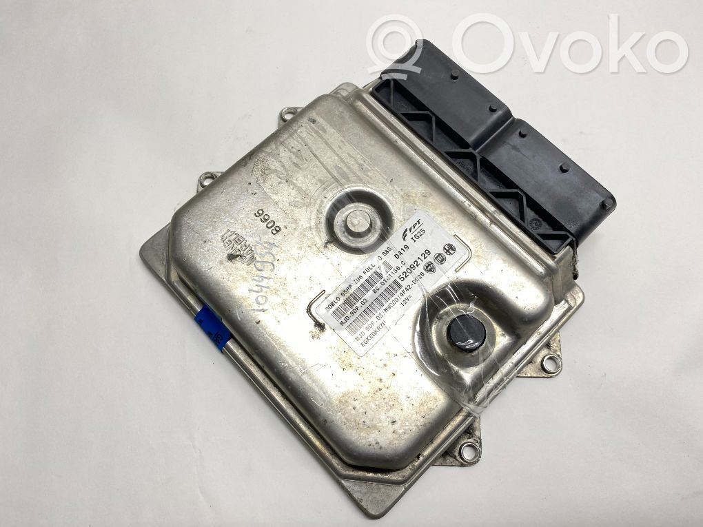 Opel Combo D Engine control unit/module 