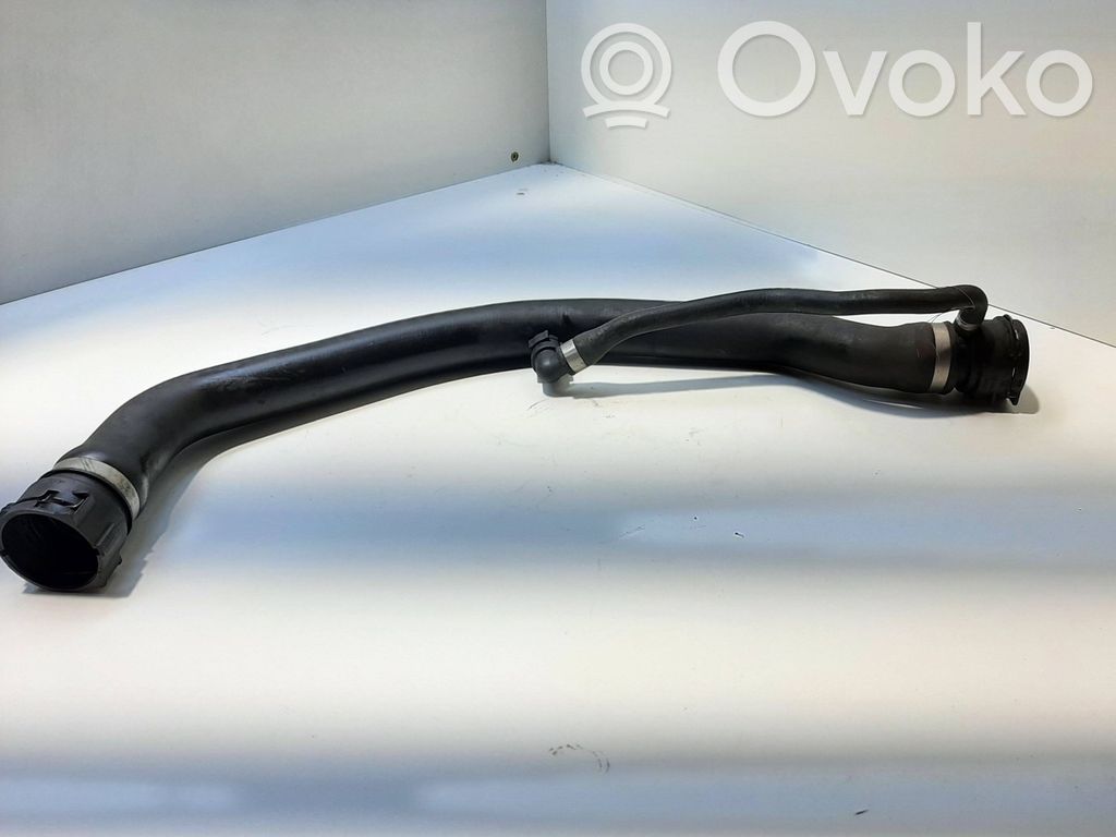 Engine coolant pipe/hose   1712778744905