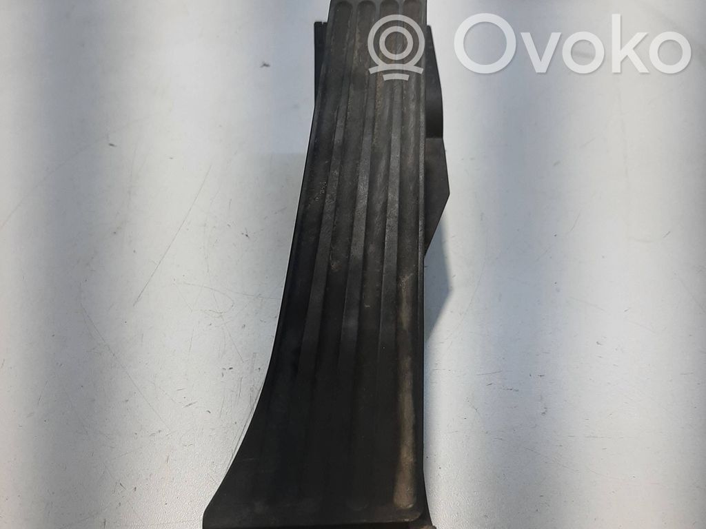 Accelerator throttle pedal   6772645,25916010