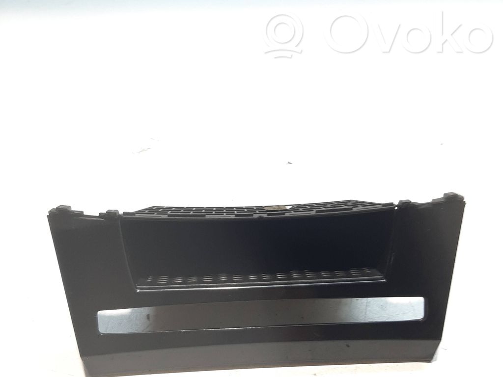 BMW 5 E60 E61 Daiktadėžė 