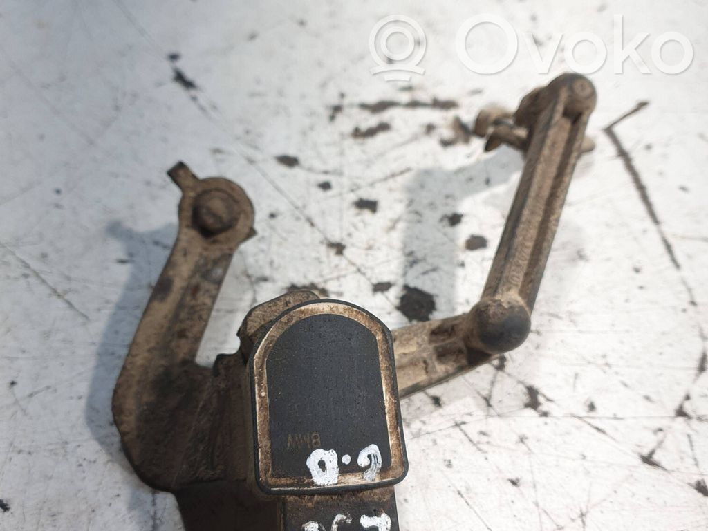 Headlight/headlamp level sensor   6763735