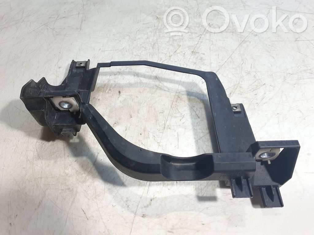 Headlight/headlamp mounting bracket   15873700