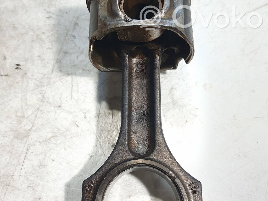 BMW 5 F10 F11 Tłok z korbowodem 