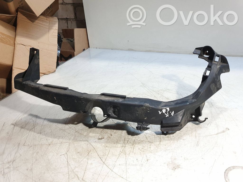BMW 3 E90 E91 Ajovalon kannake 