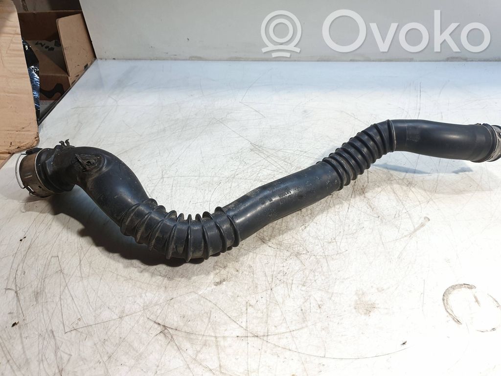 BMW 3 E90 E91 Välijäähdyttimen letku 