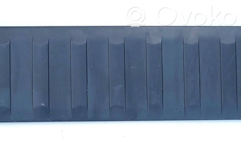 Dolny panel schowka koła zapasowego   51478244761