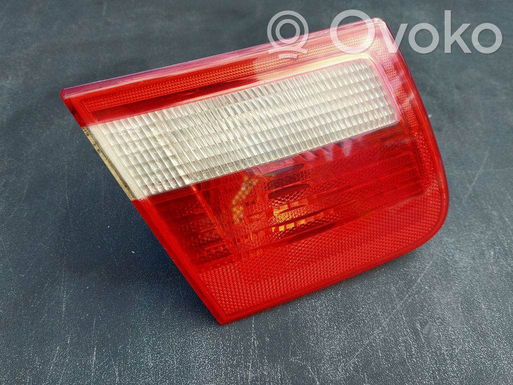 Tailgate rear/tail lights