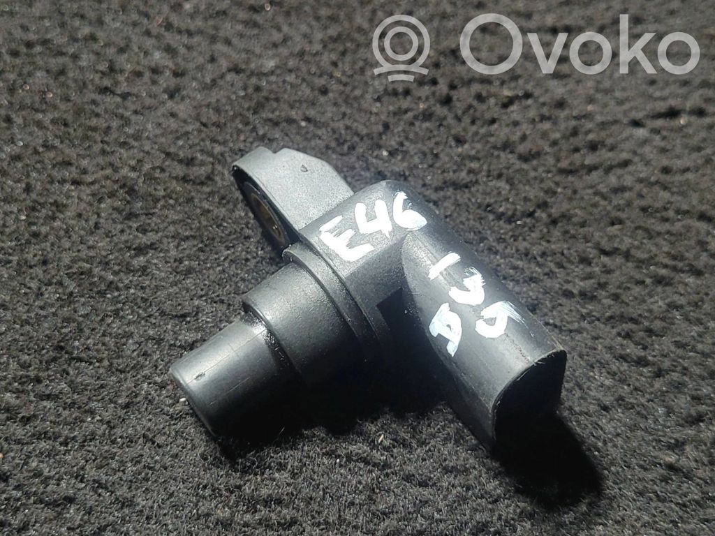 BMW 5 E39 Camshaft position sensor 