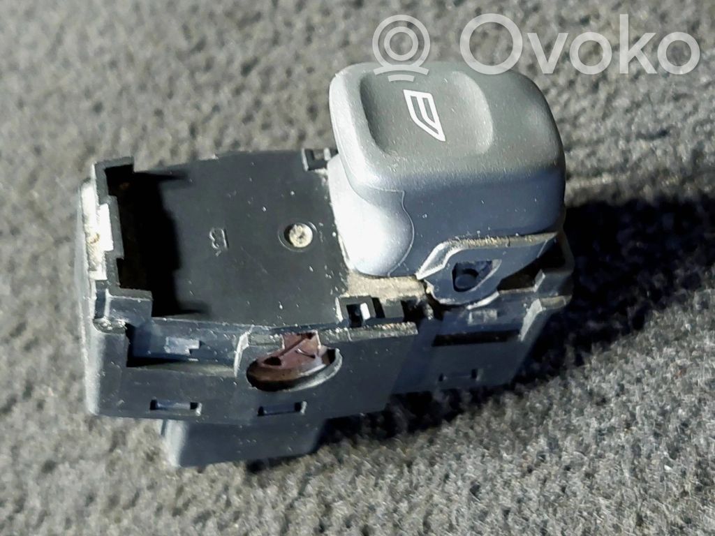 Electric window control switch   0467
