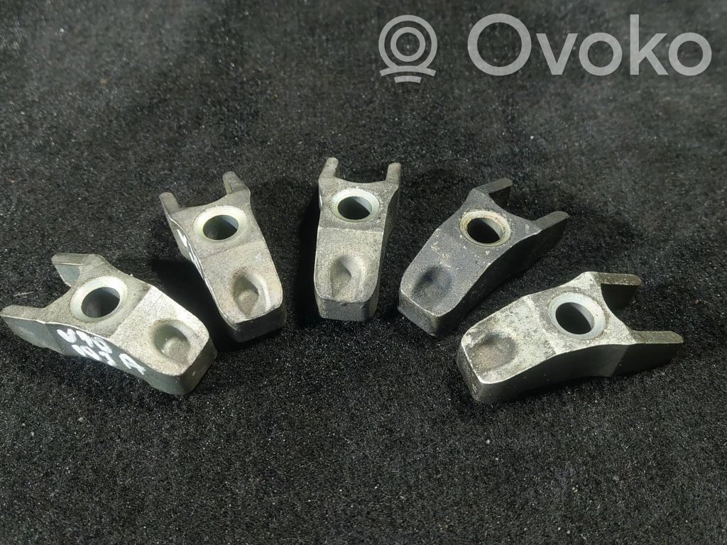Abrazadera del inyector de combustible