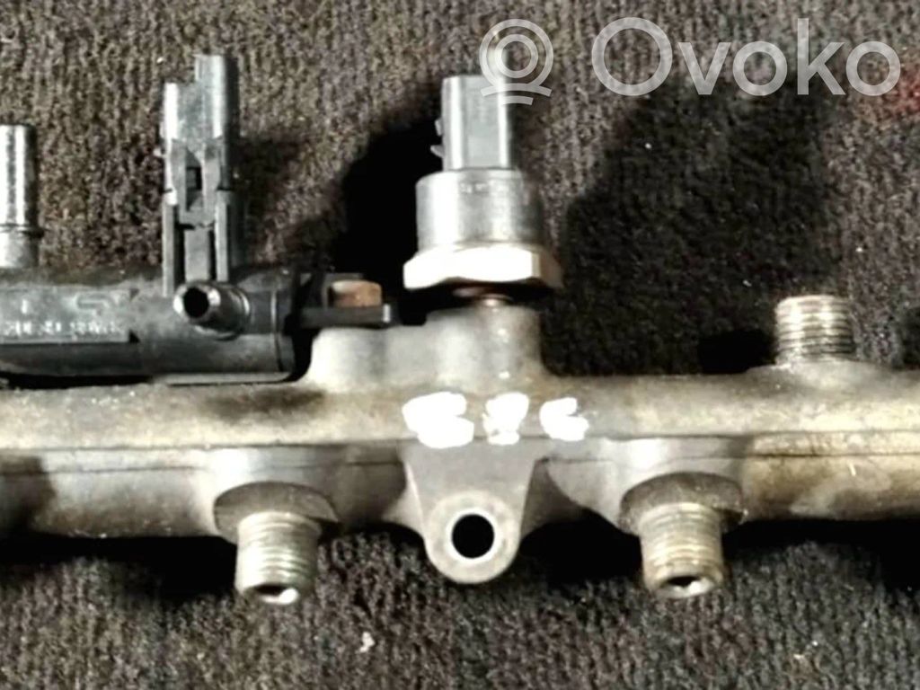 Fuel distributor   009452,040721,0445214017