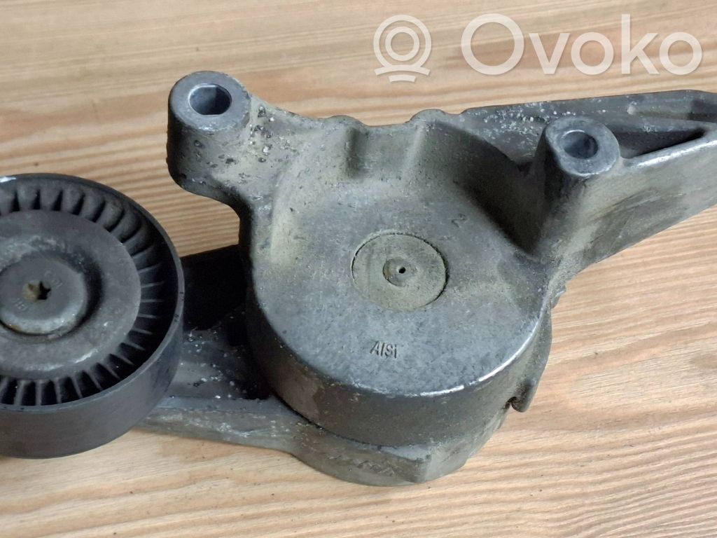 Volkswagen Caddy Riemenspanner Spannrolle Lichtmaschine 