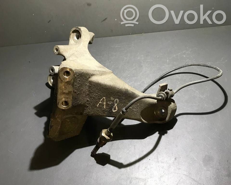 Audi A8 S8 D3 4E Engine mounting bracket 