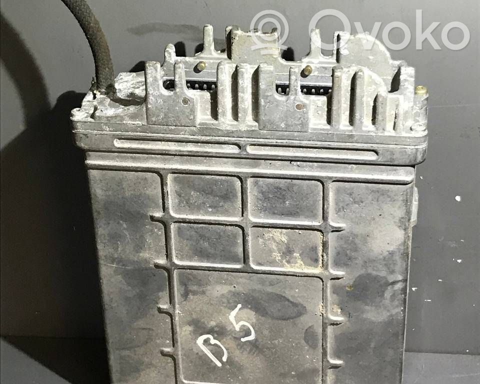 Volkswagen PASSAT B5 Engine control unit/module 