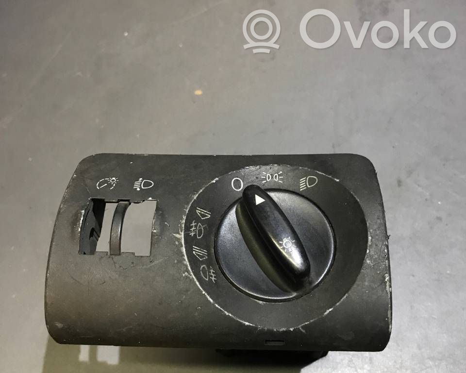 Volkswagen Golf IV Light switch 