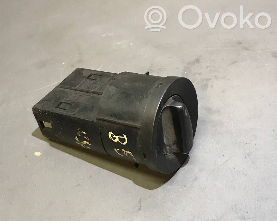 Volkswagen PASSAT B5 Light switch 