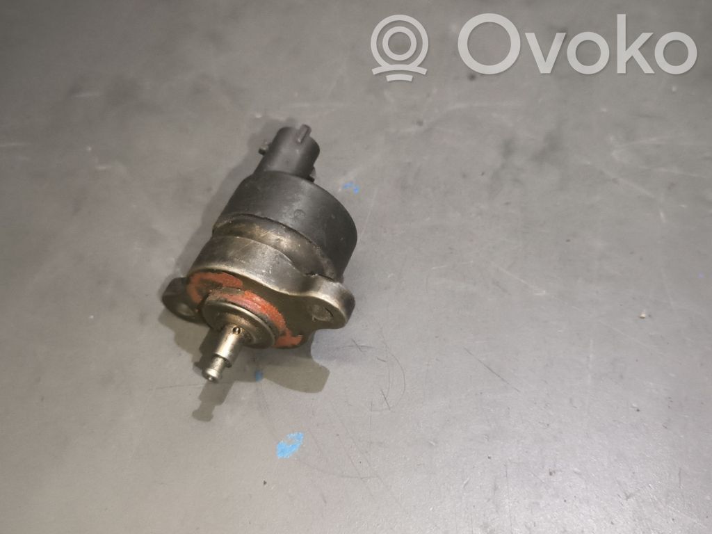 BMW 5 E39 Régulateur de pression de carburant 