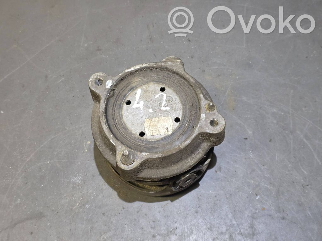 Engine mount bracket   8D0199379L