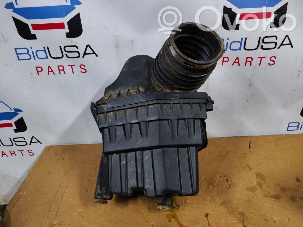 Chrysler Pacifica Air filter box 