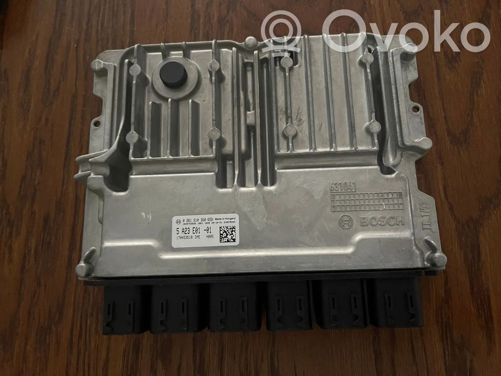 BMW 1 F40 Engine control unit/module 