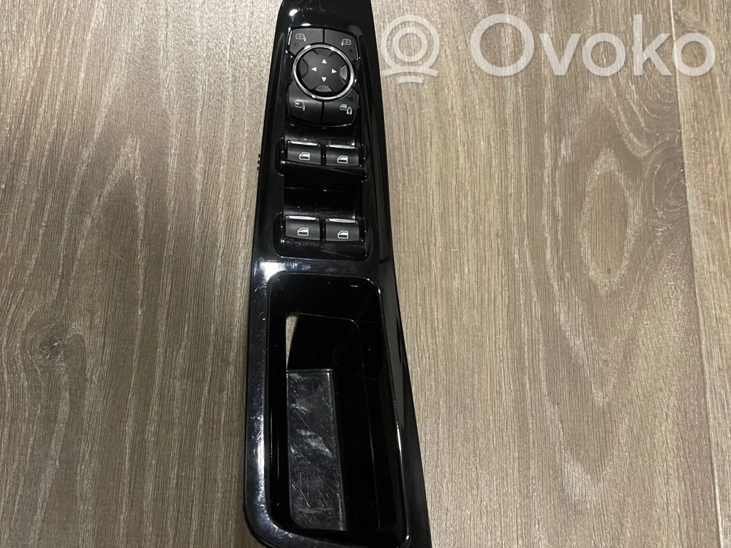 Electric window control switch   DG9T14540DDW