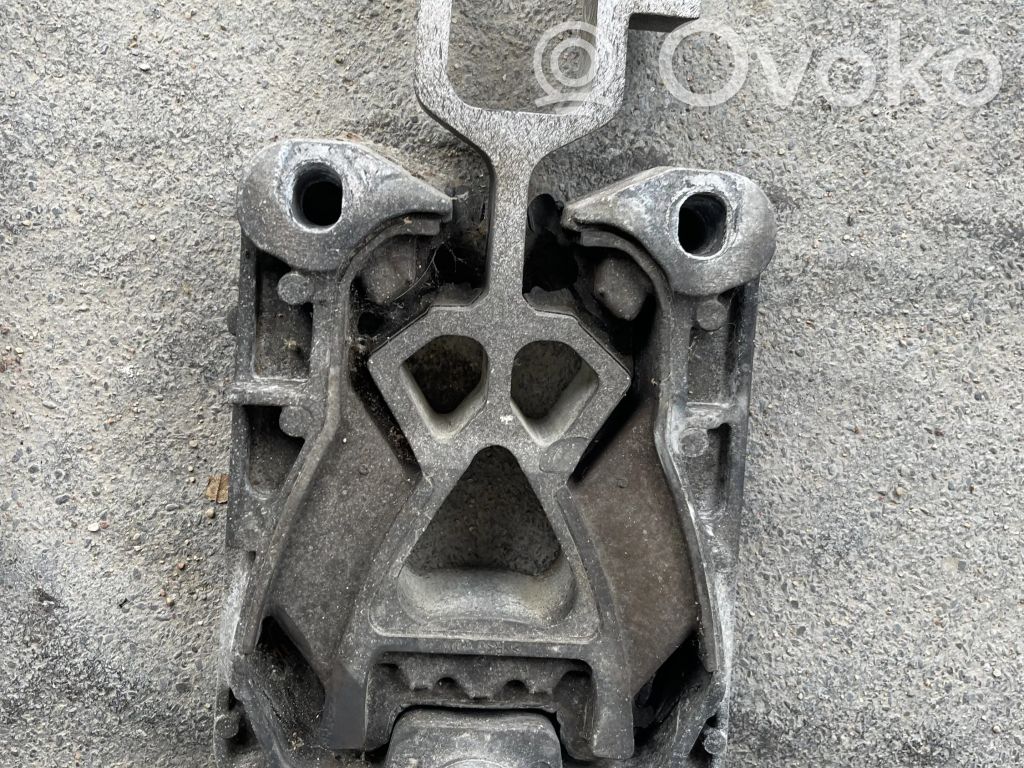 Engine mount bracket   326G09