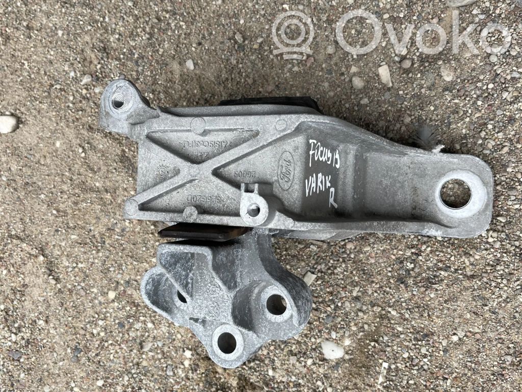 Ford Focus Engine mount bracket 