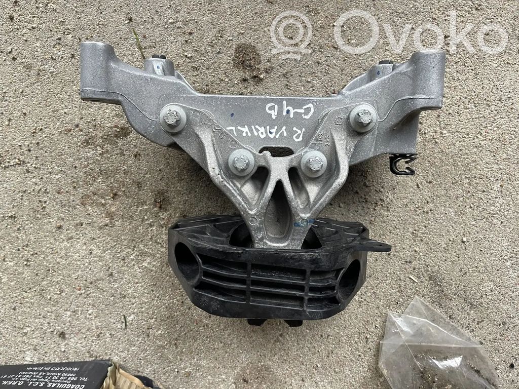 Engine mount bracket   9813582980