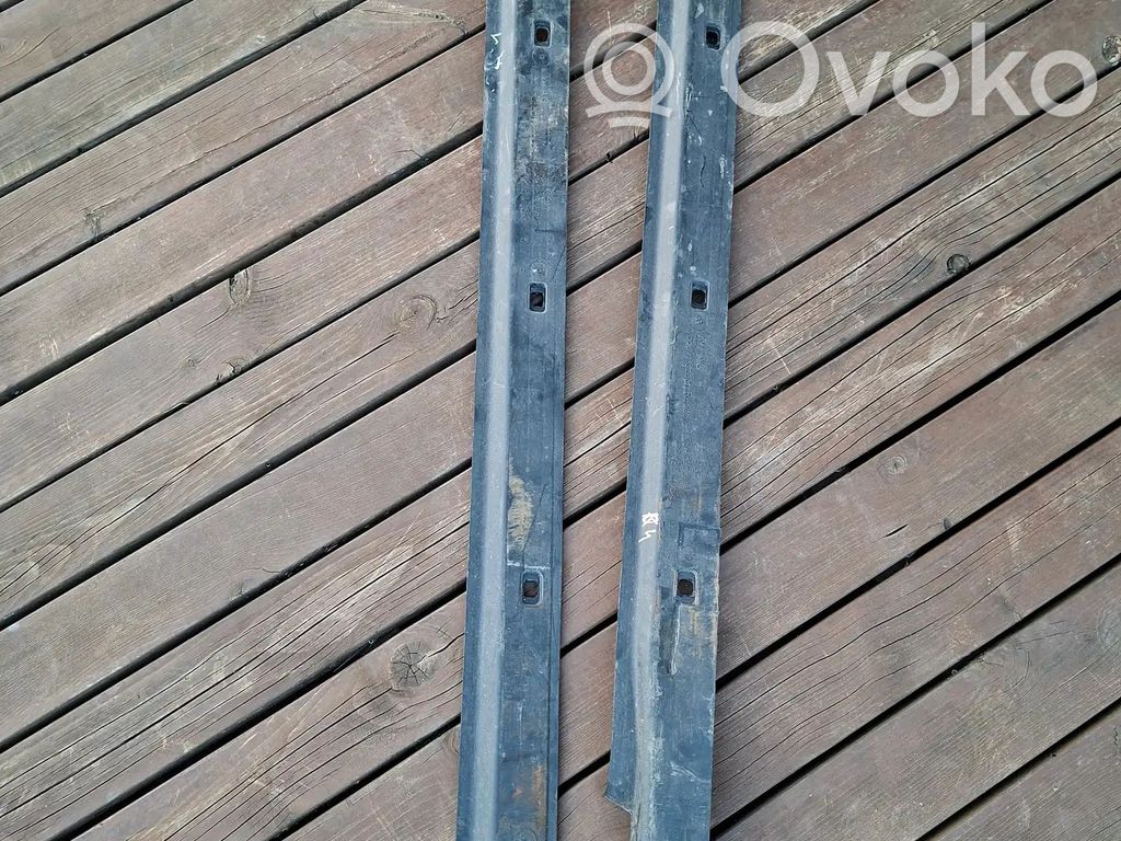 Pickup box liner   1EA825201A,1EA825202A
