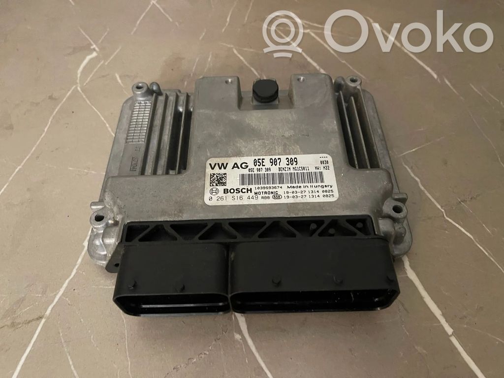 Unidad de control/módulo del motor   05E907309