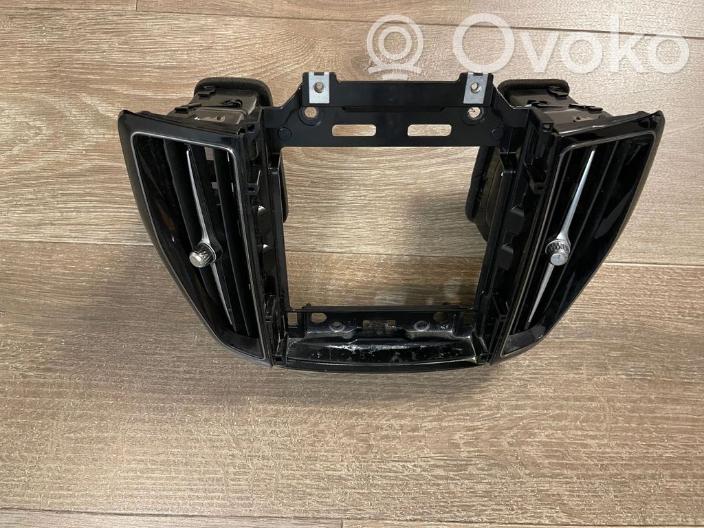 Volvo XC60 Ramă grilă ventilație bord 