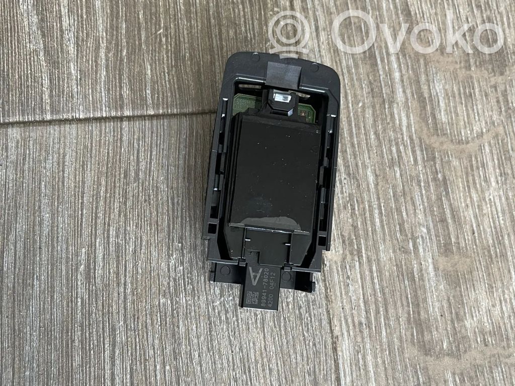 Toyota bZ4X Датчик дождя 