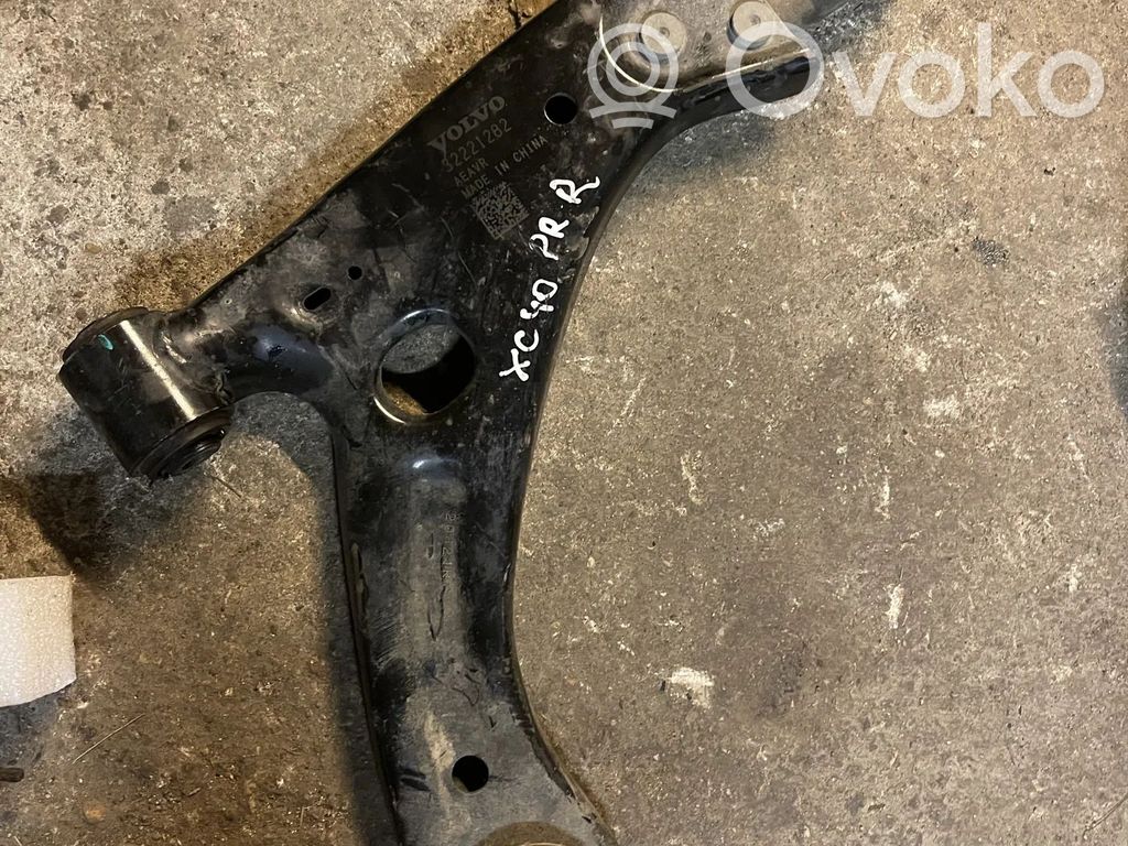 Volvo XC40 Querlenker Achsschenkel vorne 
