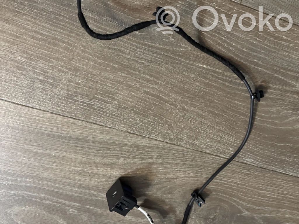 Ford Escape III Enchufe conector USB 