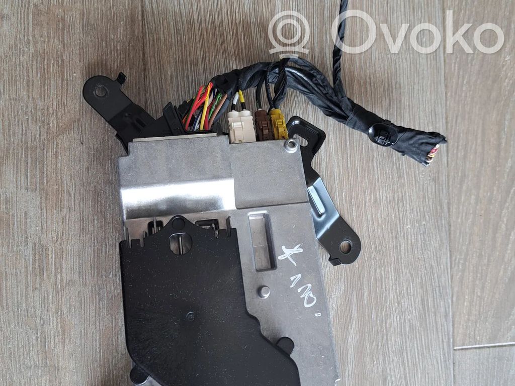 Sonstige Geräte   5B4DB6401