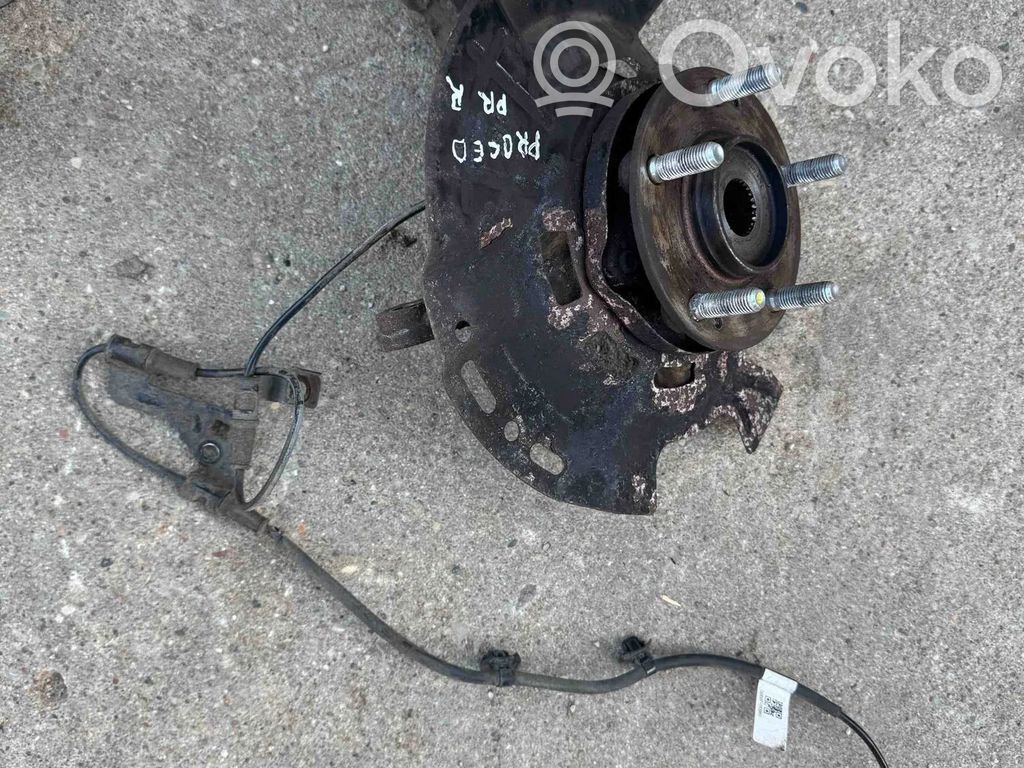 KIA Pro Cee'd III Etuakselin pyöräntuenta 