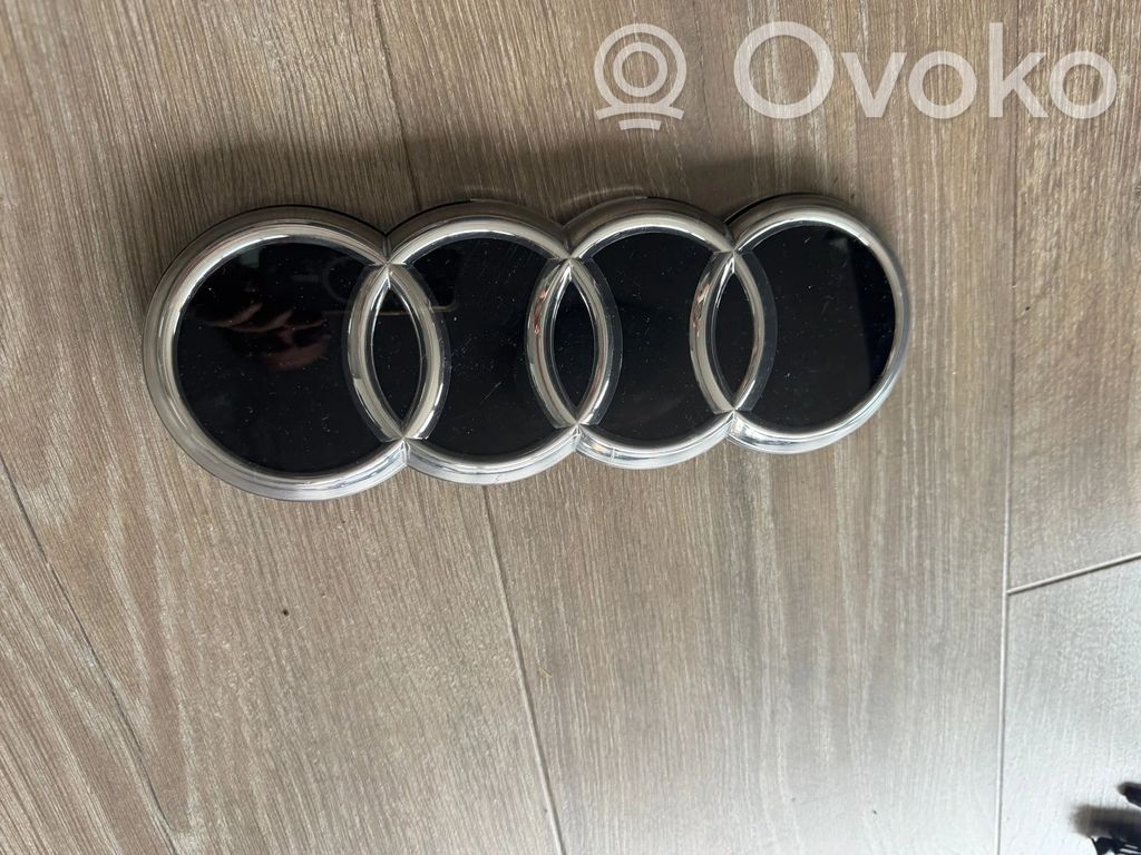 Audi Q4 e-tron Herstelleremblem 